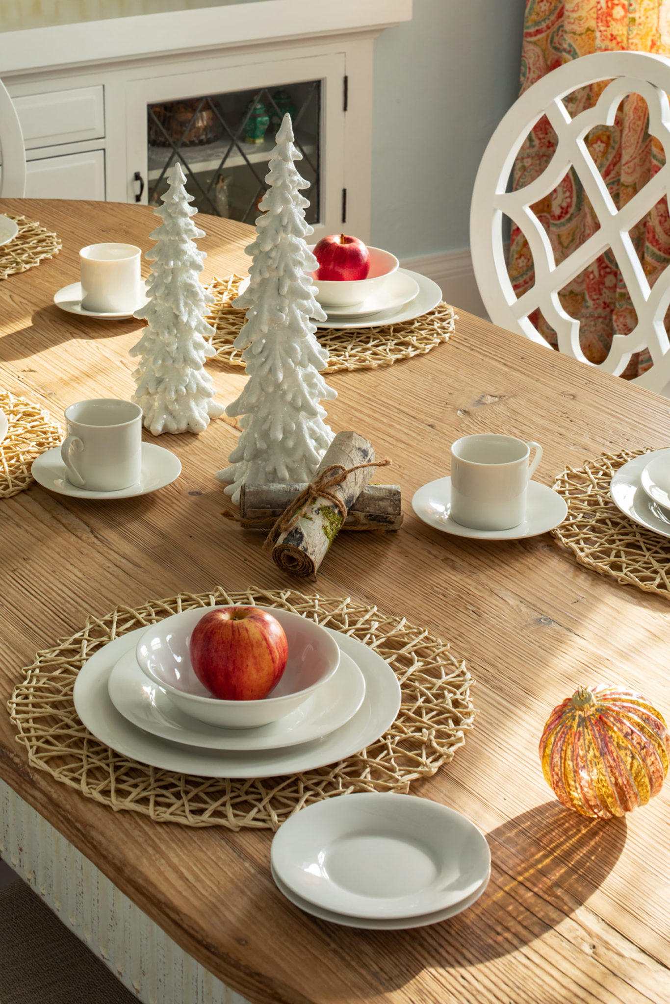 simple holiday decor for dining room